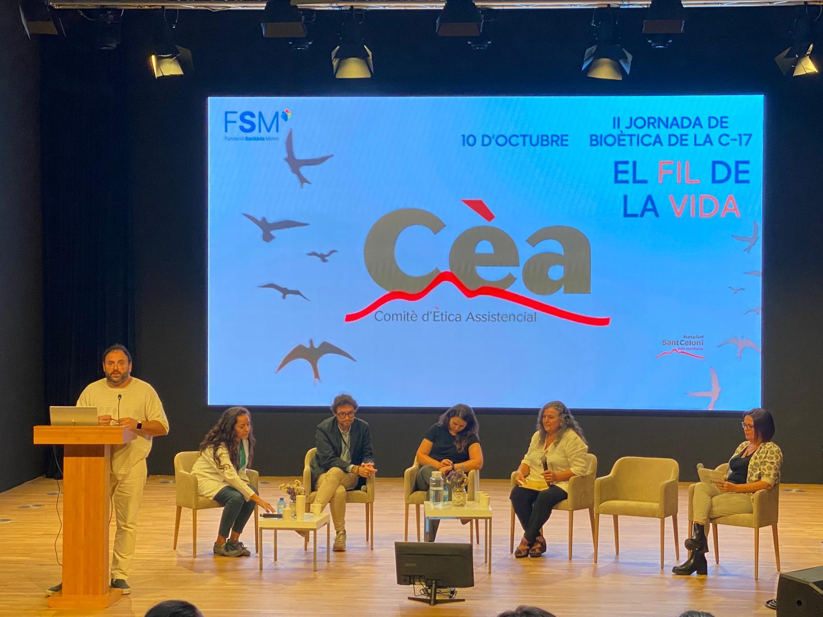 Conferència sobre bioètica del Comitè d'Ètica Assistencial (CEA) amb ponents en taula rodona i presentació audiovisual