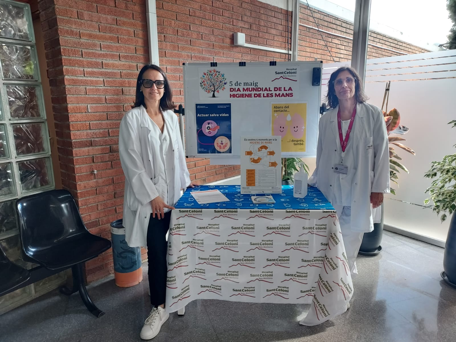 procediment rentat de mans taula informativa